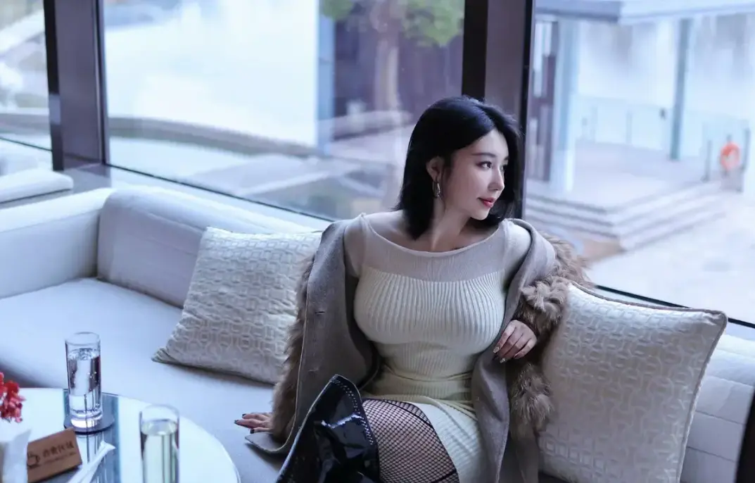 《教母三人行》Eliy短剧未删减完整版在线观看 - 教母godmom三部曲蓝光典藏全集原版正片 - 免费4K高清典藏版